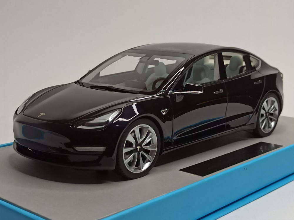 TESLA MODEL 3 BLACK 1:18 ЛИМИТ 500ШТ