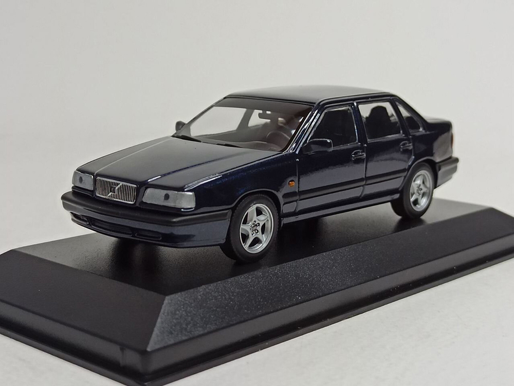 VOLVO 850 SEDAN MAXICHAMPS 1:43