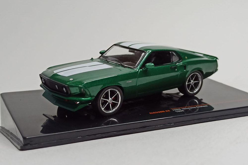 FORD MUSTANG CUSTOM -1969 IXO 1:43