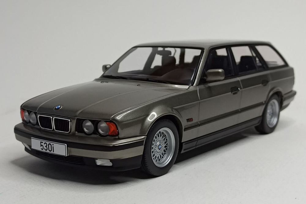 BMW 530I TOURING -1991 (E34):MCG 1:18