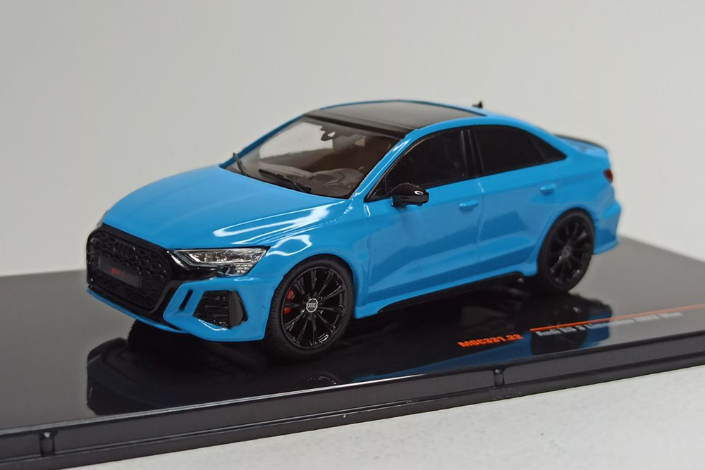 AUDI RS3 IXO 1:43