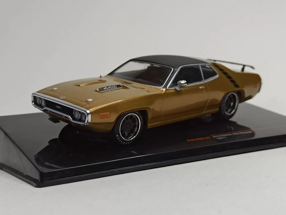 PLYMOUTH GTX RUNNER 1971 IXO 1:43