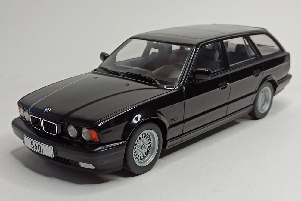 BMW 540I TOURING - 1991 (E34) MCG 1:18