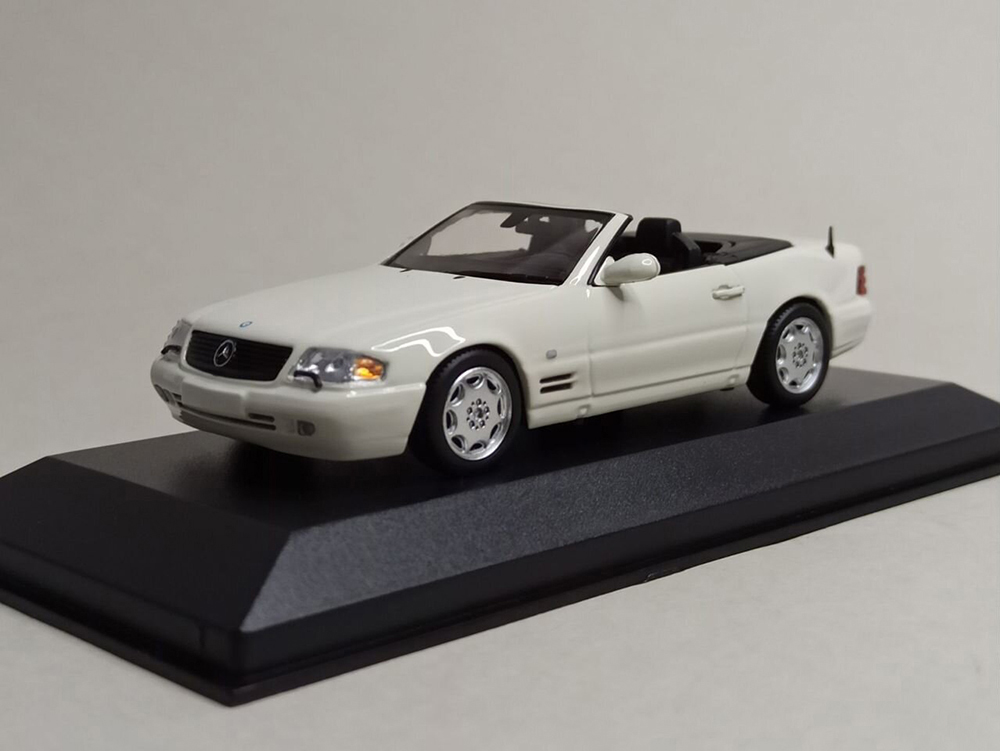 MERCEDES SL CLASS (W129) MAXICHAMPS 1:43