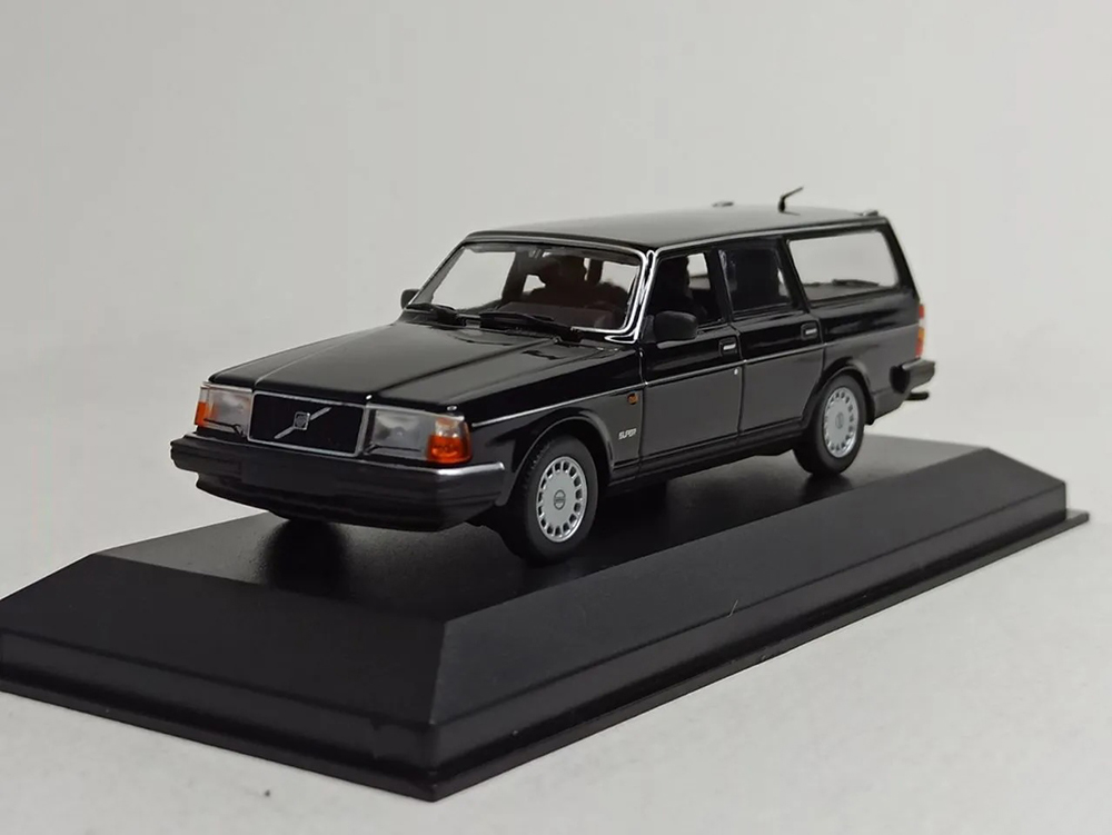 VOLVO 240 GL BREAK MAXICHAMPS 1:43