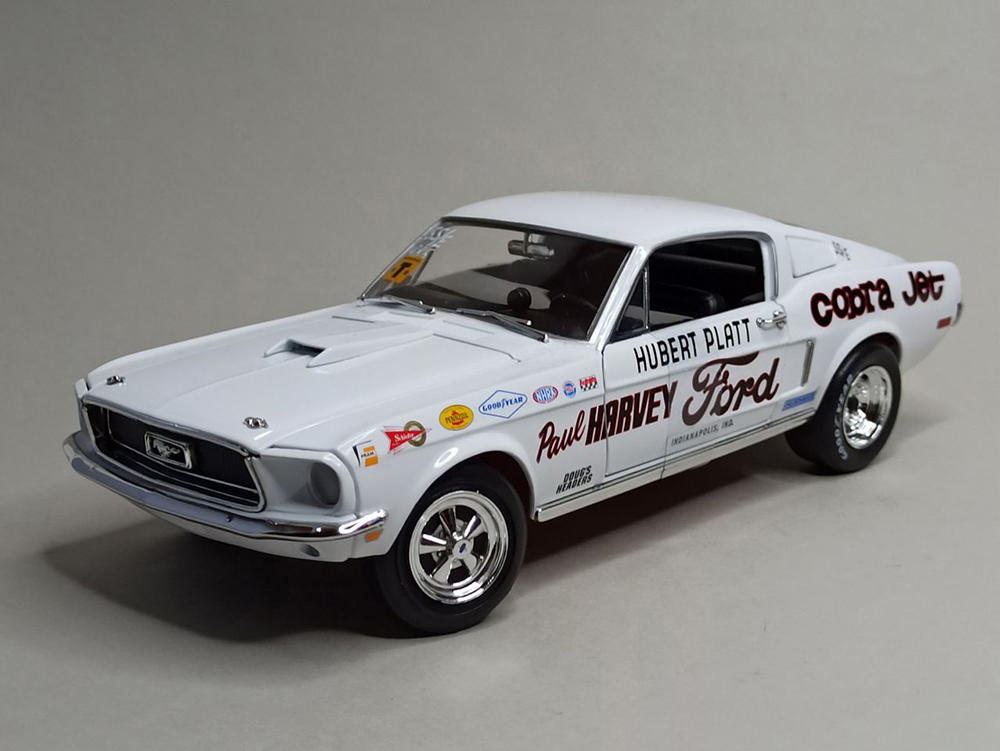 FORD MUSTANG 1968 S/S COBRA JET 1:18 AUTOWORLD