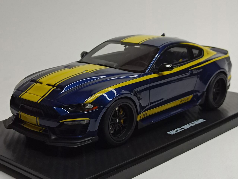 FORD MUSTANG SHELBY SUPER SNAKE 1:18 GT SPIRIT LIMITED