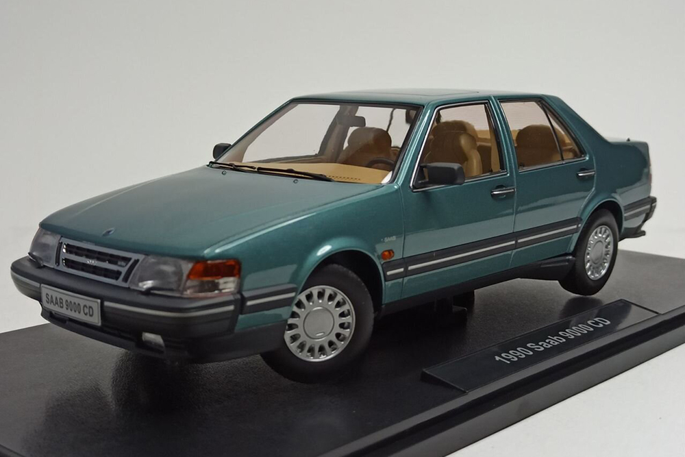 SAAB 9000 CD BERYL METALIC 1:18 TRIPLE9