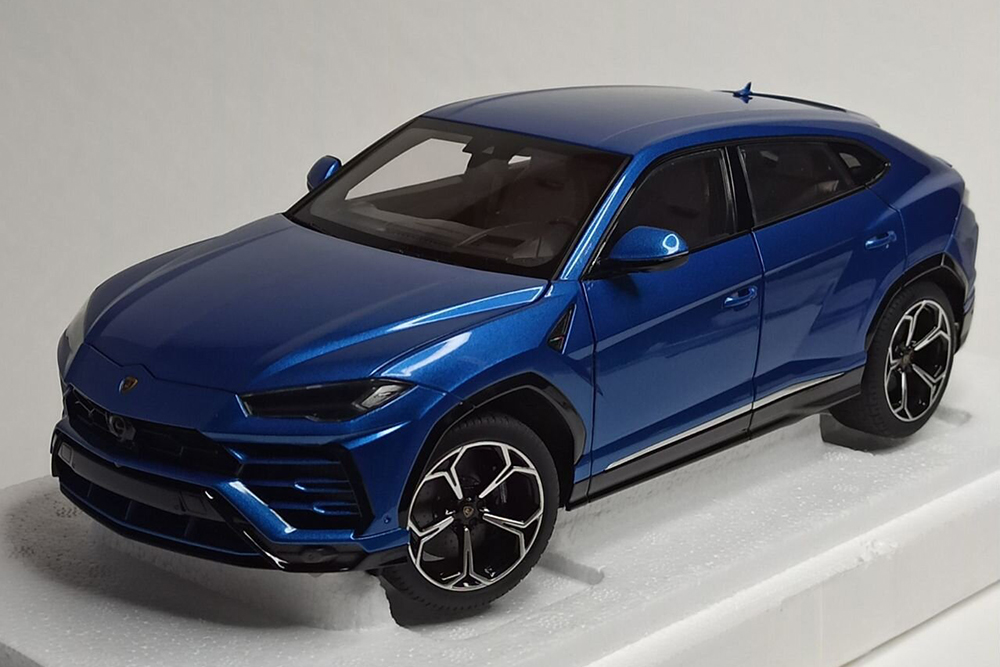 LAMBORGHINI URUS BLUE 1:18 AUTOART