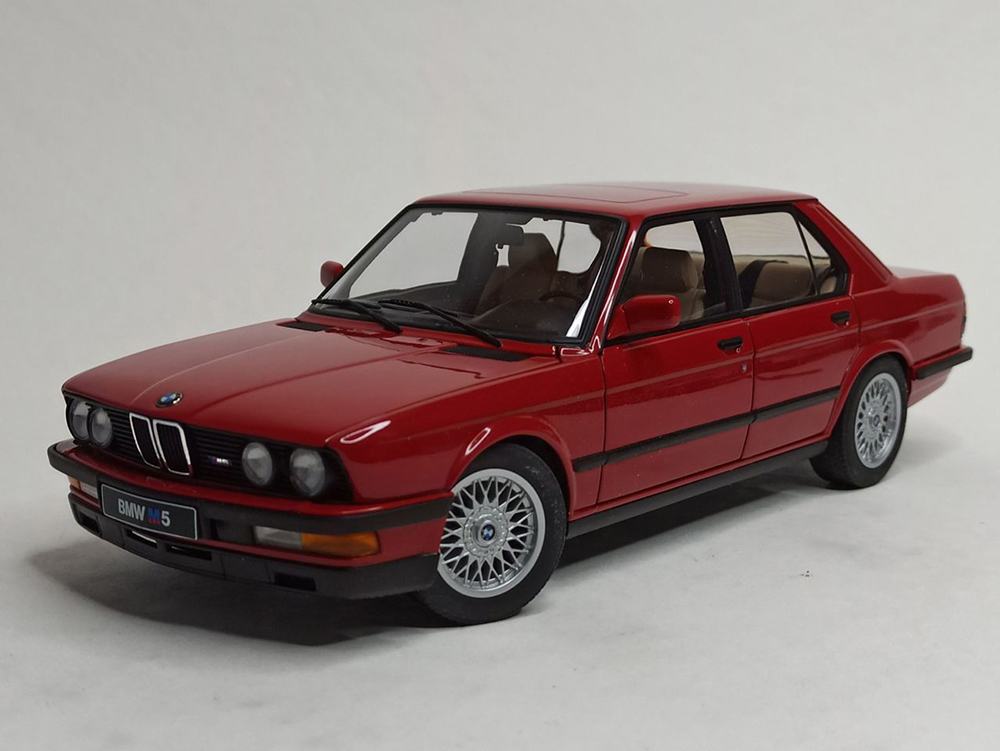 BMW M5 (E28) RED 1987 AUTOART 1:18