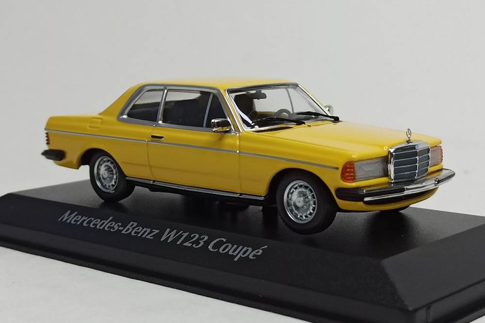 MERCEDES W123 COUPE 1:43 MAXICHAMPS