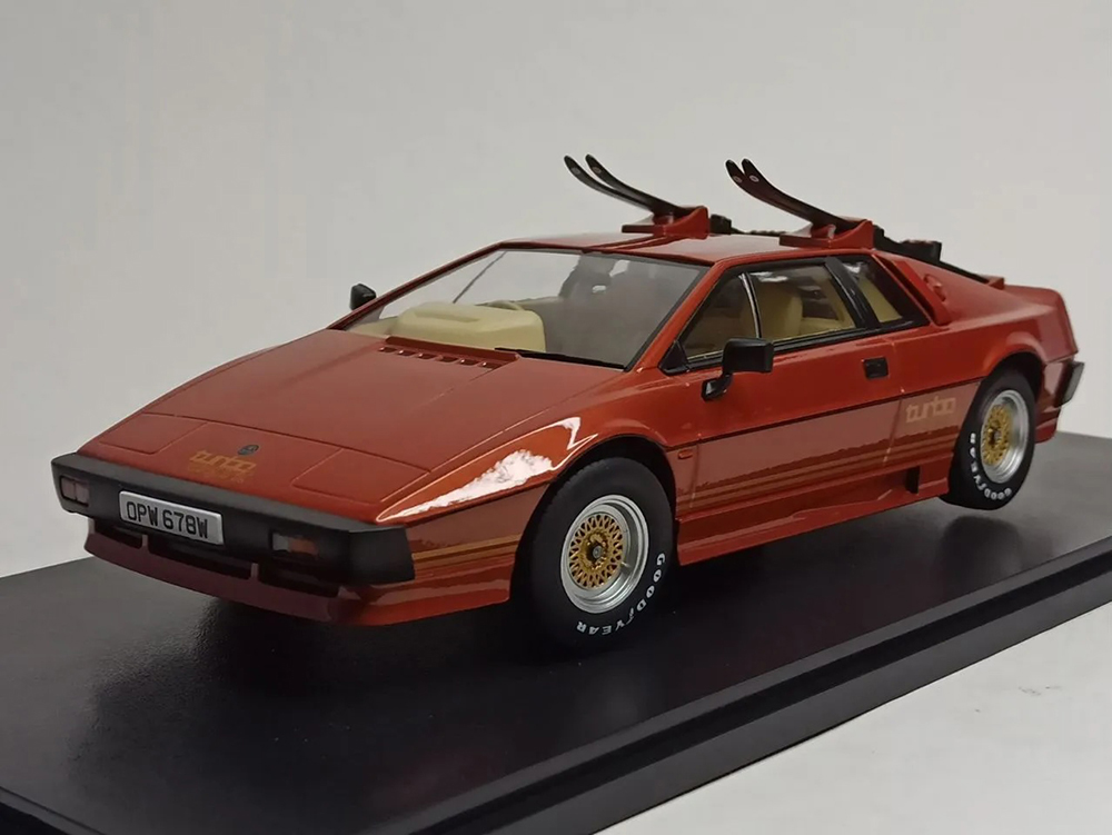 LOTUS ESPRIT TURBO 1981 KK SCALE 1:18