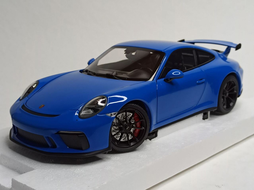 PORSCHE 911 GT3 2018 MINICHAMPS 1:18