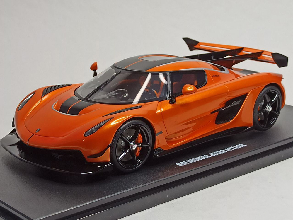 KOENIGSEGG JESKO ATTACK ORANGE 1:18 GT SPIRIT
