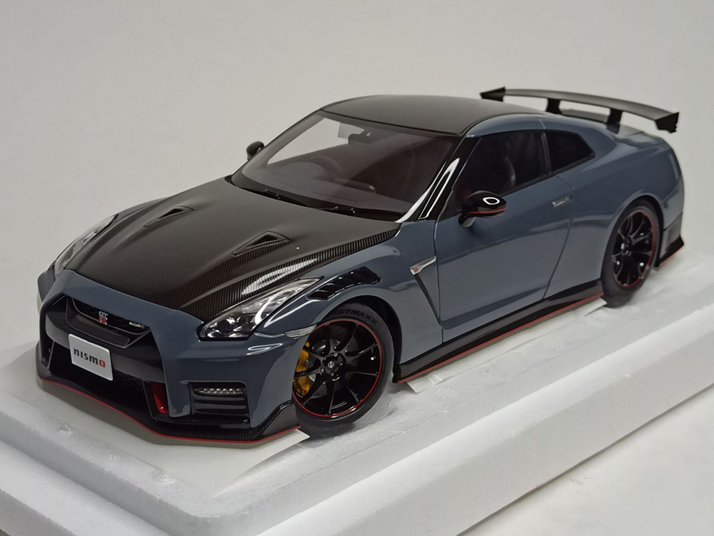 NISSAN GTR (R35) NISMO 2022 GREY 1:18 AUTOART