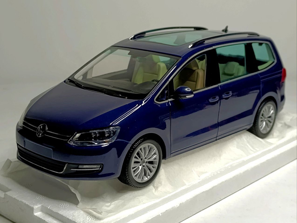VW VOLKSWAGEN SHARAN 2010 MINICHAMPS 1:18 LIMITED