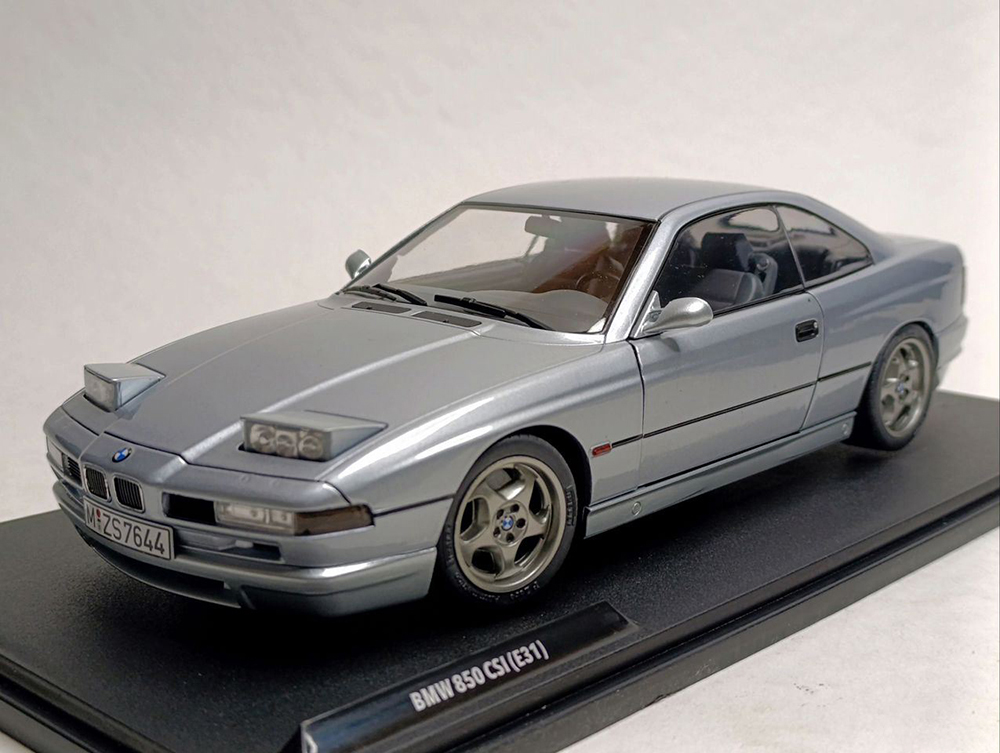 BMW 850 CSI (E31) SOLIDO 1:18