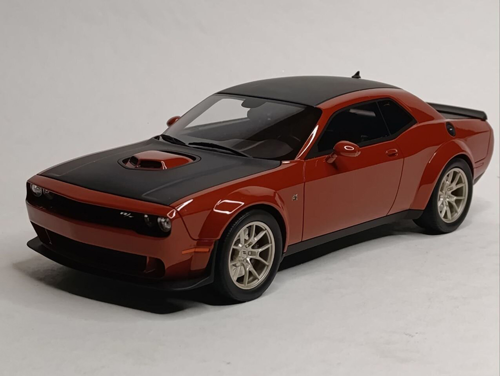 DODGE CHALLENGER R/T SCAT PACK WIDEBODY 1:18