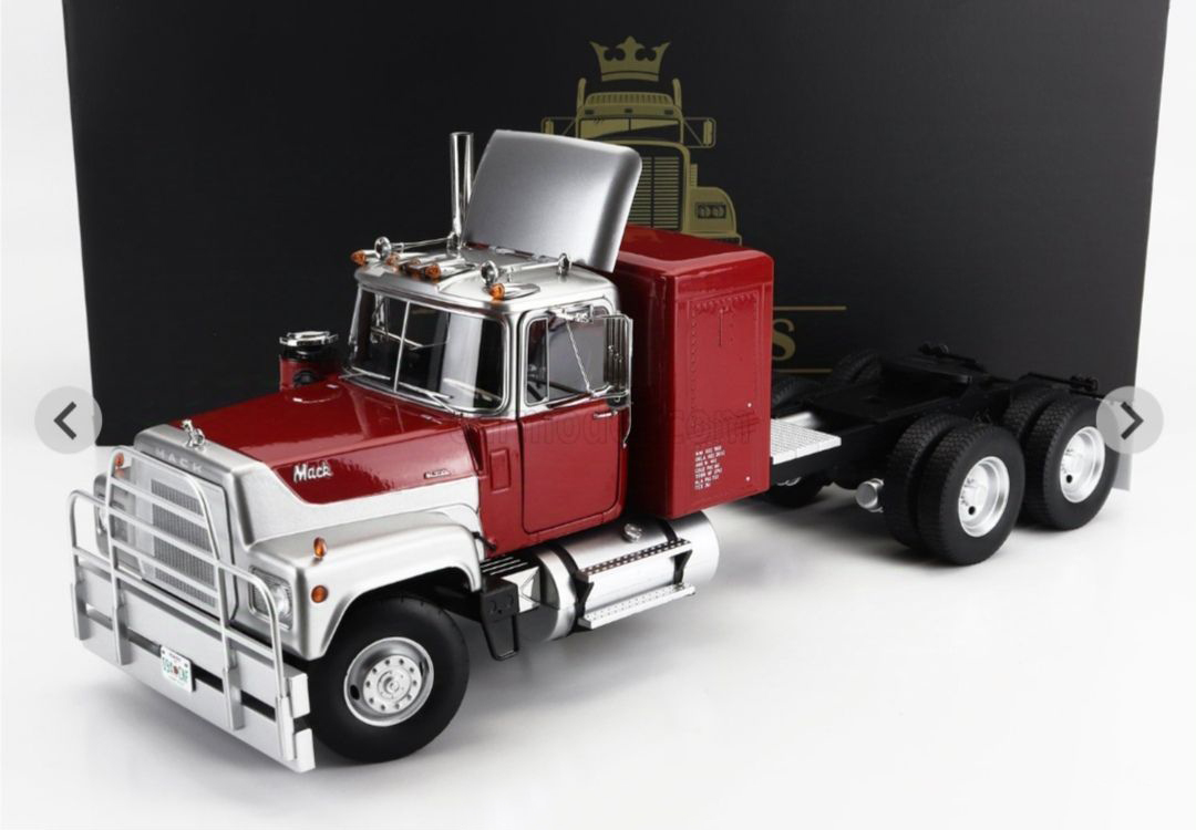 MACK RL-700R RED/SILVER 1:18 ROAD KINGS