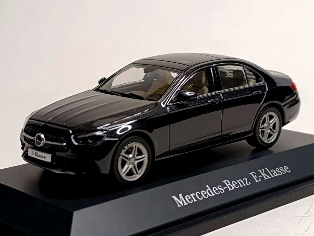 MERCEDES E-CLASS AMG LINE (W213) I SCALE 1:43