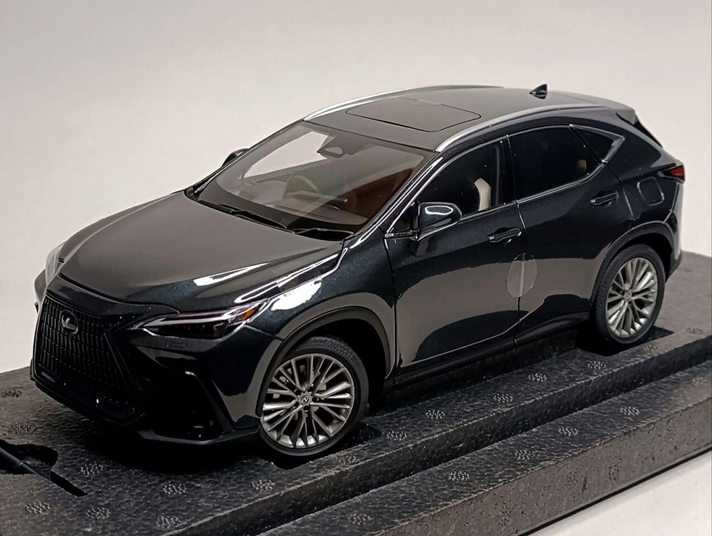 LEXUS NX 450H GRAPHITE BLACK 1:18 KYOSHO