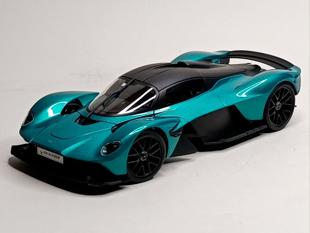 ASTON MARTIN VALKYRIE 1:18 MAISTO