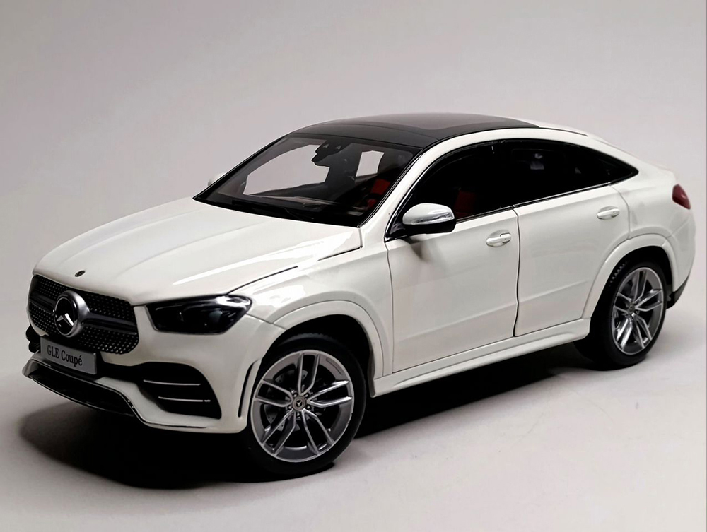MERCEDES GLE COUPE WHITE 1:18 ДИЛЕРСКИЙ