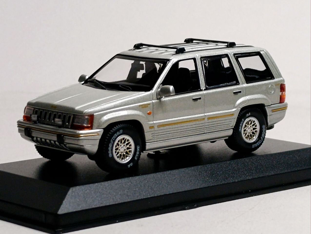 JEEP GRAND CHEROKEE SILVER 1:43 MAXICHAMPS
