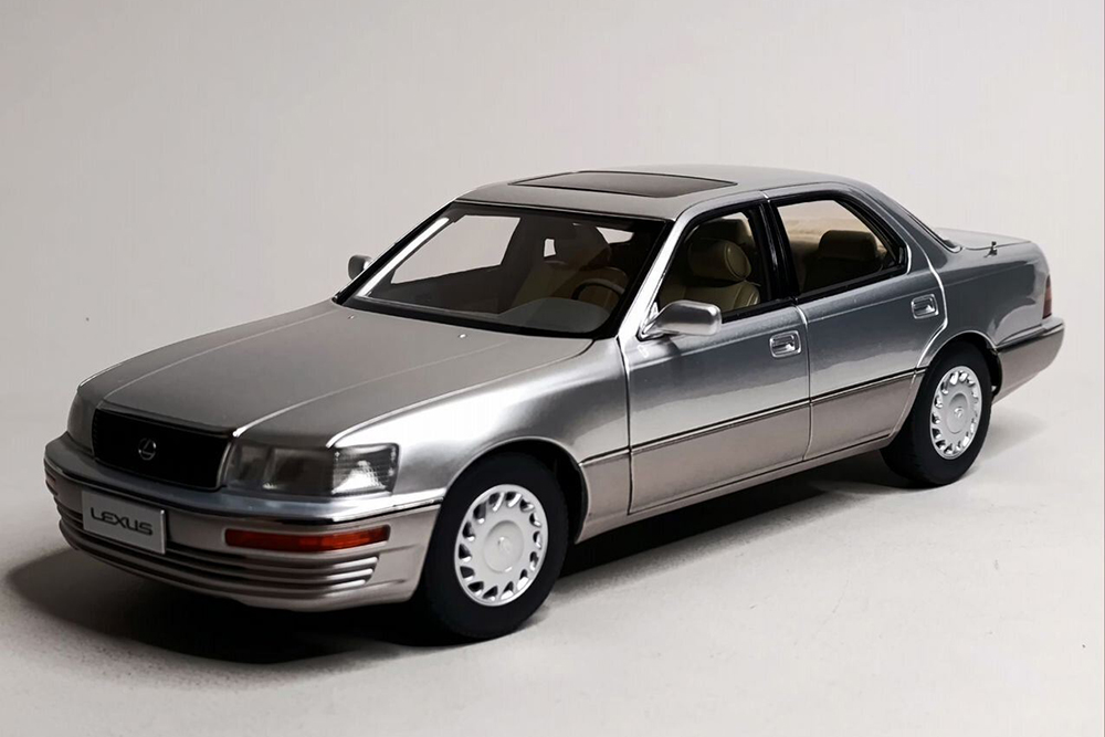 LEXUS LS 400 SILVER XOAOGUANG MODEL 1:18
