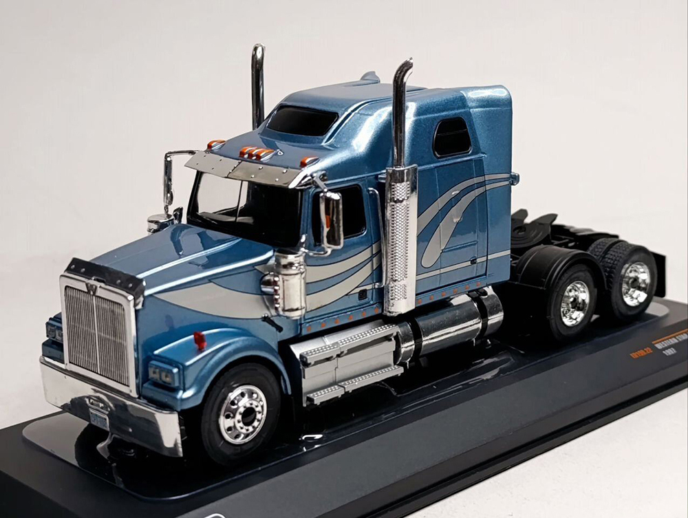 WESTERN STAR 4900 1997 ТЯГАЧ 1:43 IXO