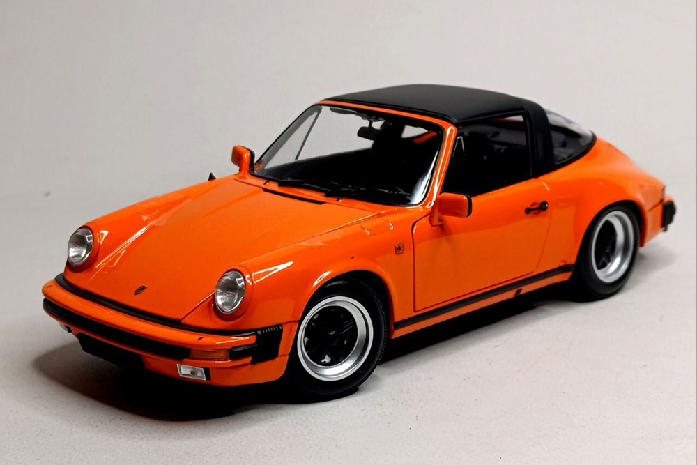 PORSCHE 911 CARRERA 3.2 TARGA -1983 ORANGE 1:18