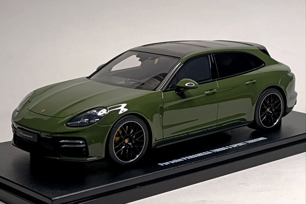 PORSCHE PANAMERA TURBO S SPORT TURISMO 1:18