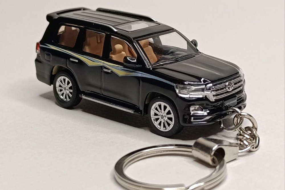 TOYOTA LAND CRUISER 200 БРЕЛОК 1:64 75 ММ