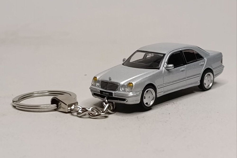 MERCEDES E55 AMG (W210) 1:64 БРЕЛОК 70ММ