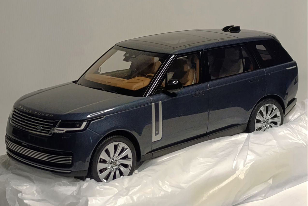 RANGE ROVER 2022 BLUE 1:18 LCD