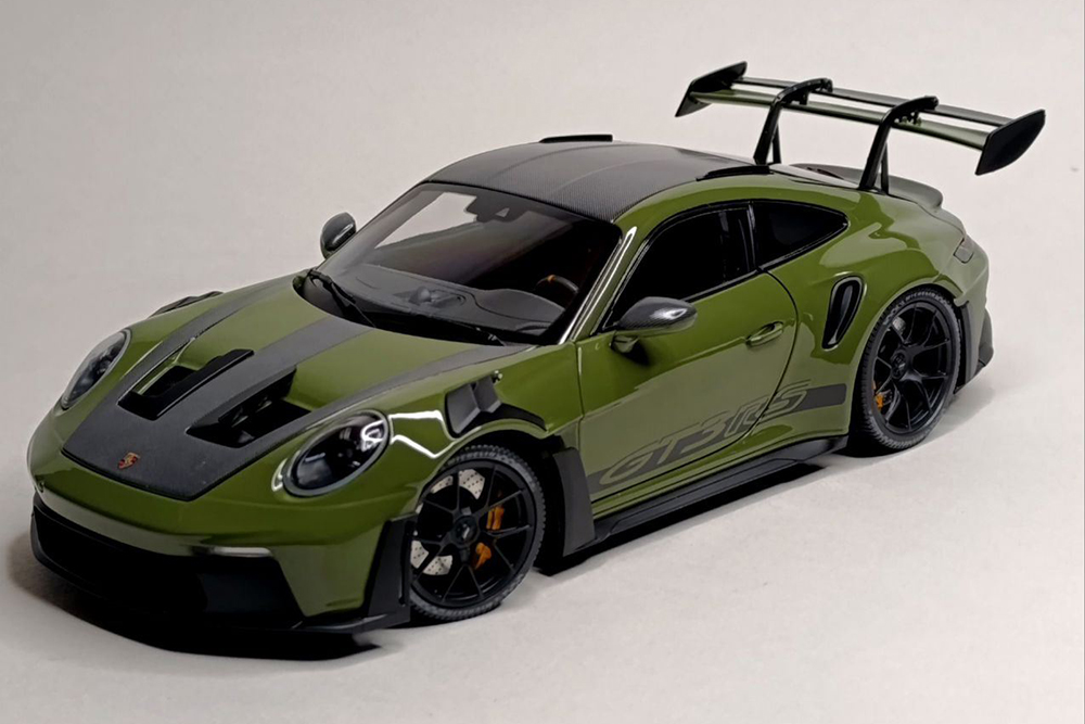 PORSCHE 911 (992) GT3 RS 2024 OLIVE 1:18 LIMITED