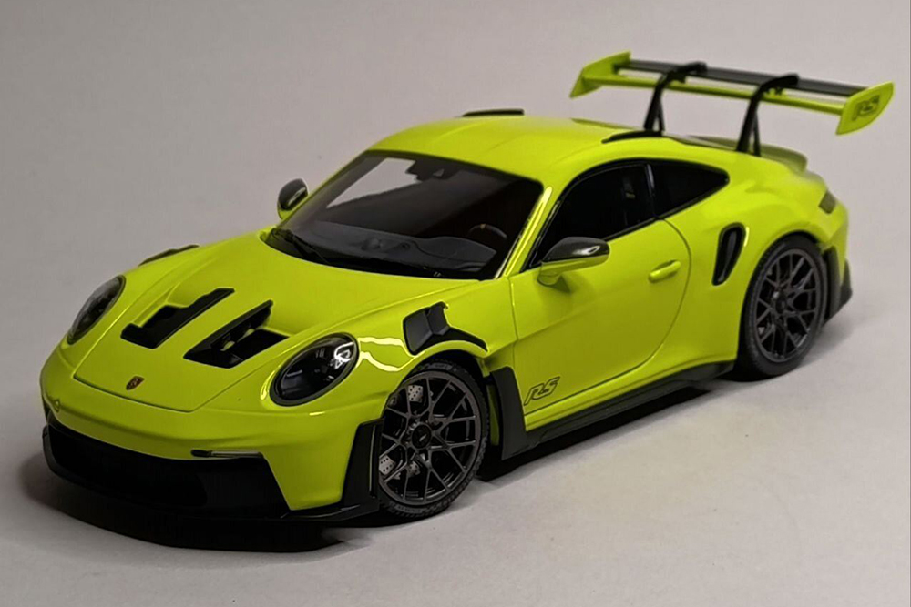 PORSCHE 911 (992) GT3 RS ACID GREEN 1:18 LIMITED