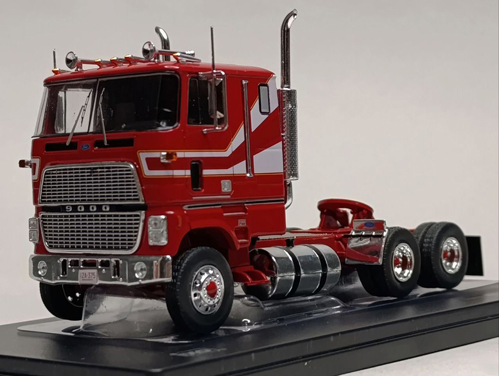 FORD CL 9000 -1976 IXO 1:43 (TR209)