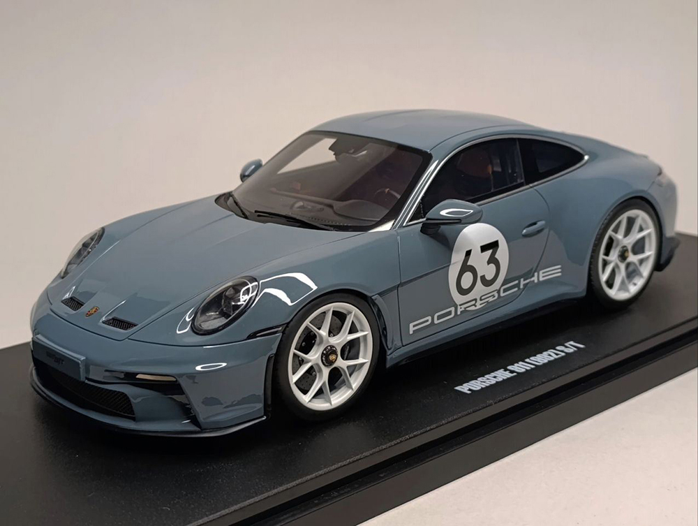PORSCHE 911 S/T - 2024 GT SPIRIT 1:18