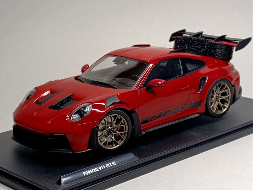 PORSCHE 911 GT3 RS 2024 RED 1:18 SOLIDO