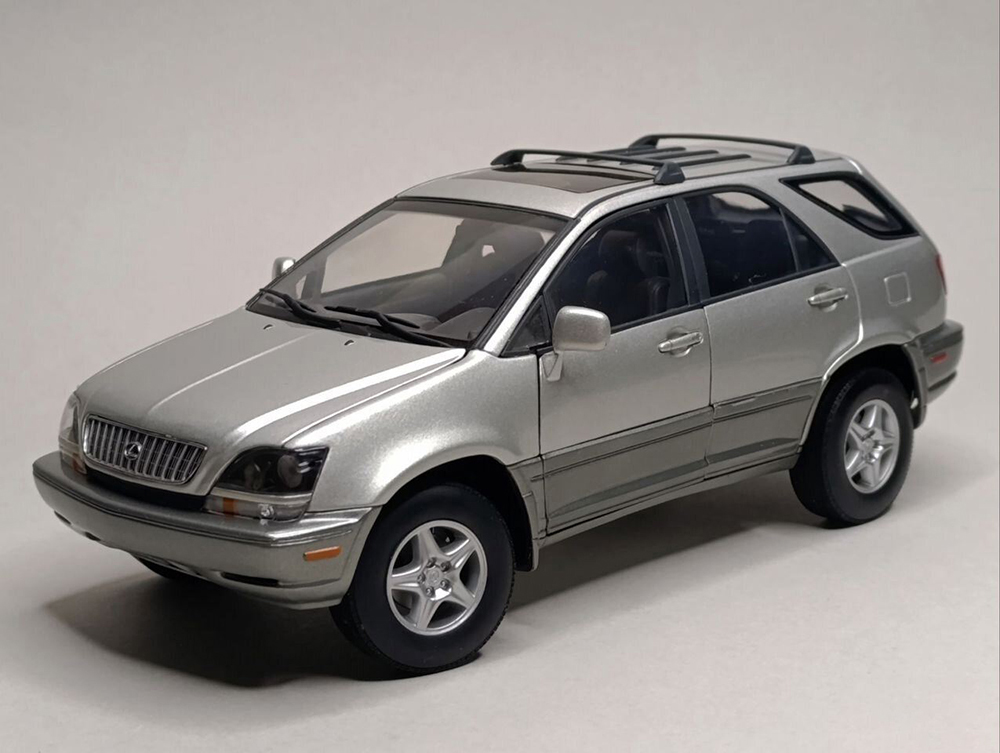 LEXUS RX 300 SILVER 1:18 AUTOART