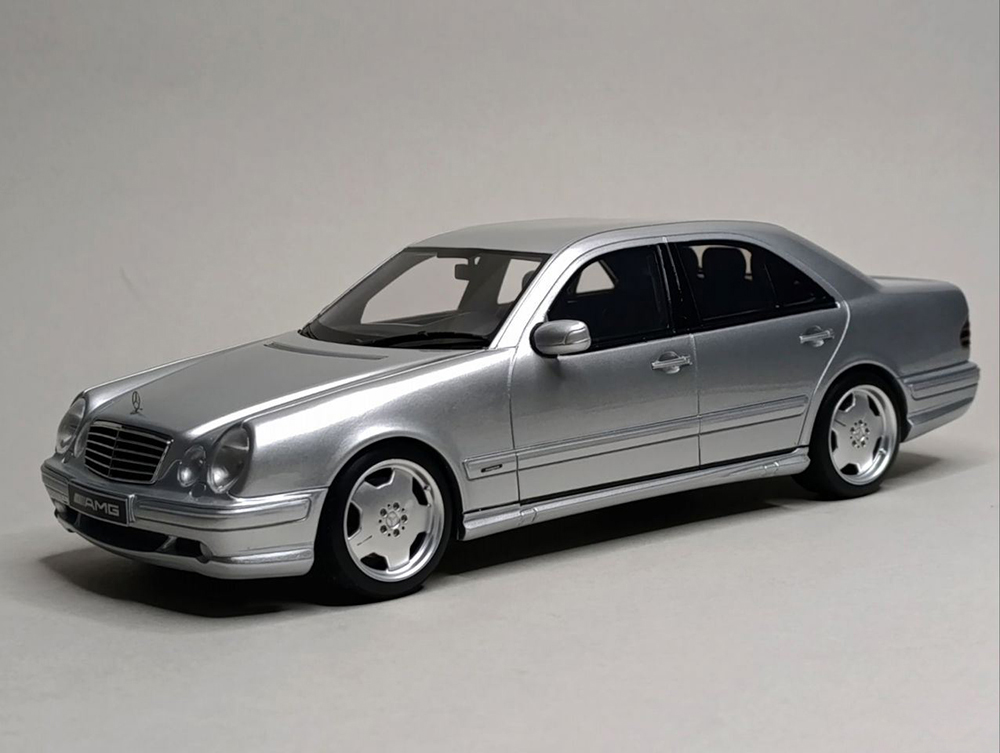 MERCEDES E55 AMG (W210) SILVER 1:18 OTTOMOBILE