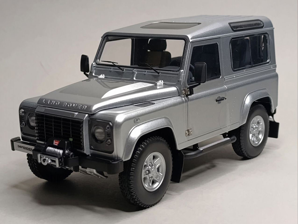 LAND ROVER DEFENDER 90 KYOSHO 1:18