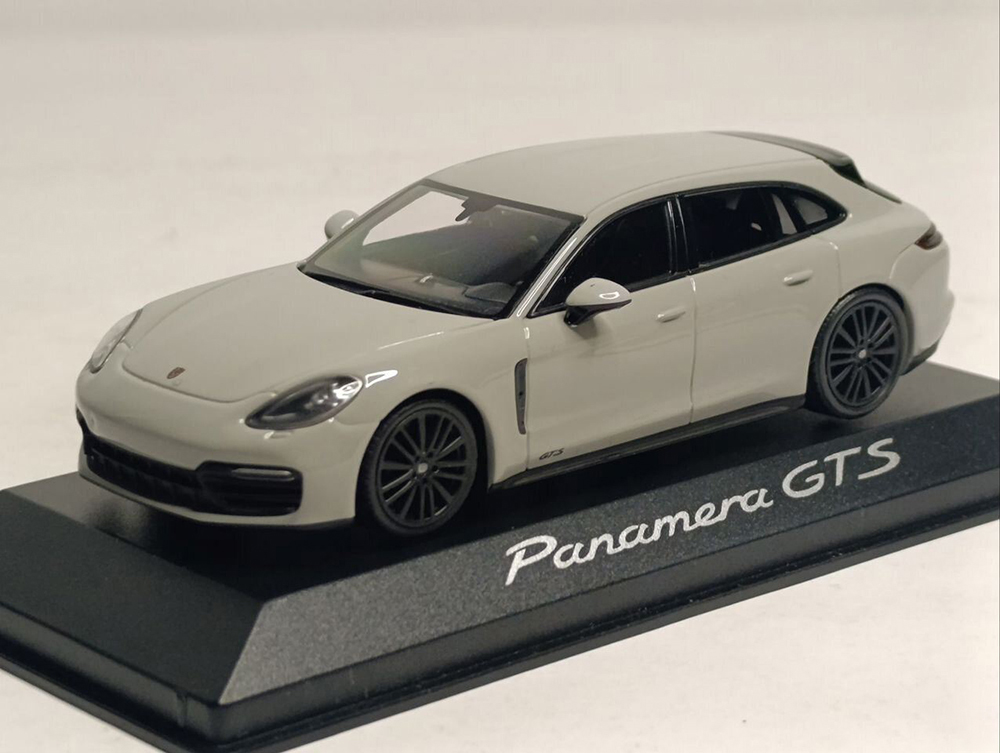 PORSCHE PANAMERA GTS 1:43 MINICHAMPS