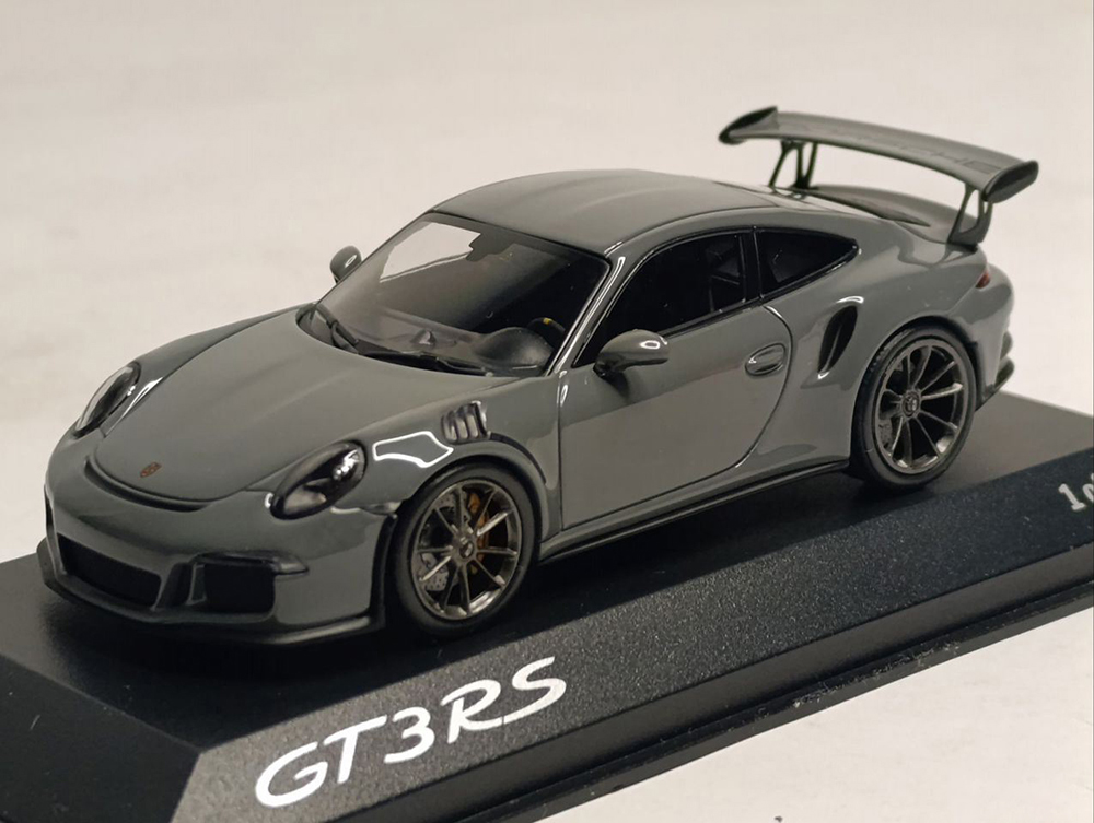 PORSCHE GT3 RS MINICHAMPS 1:43