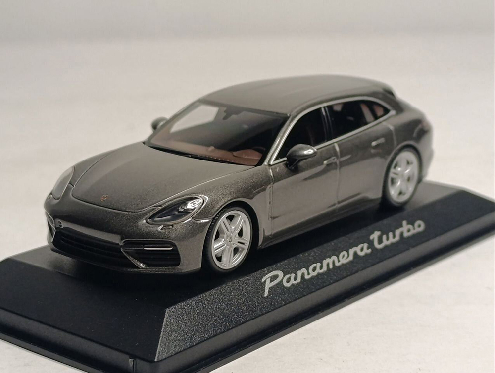 PORSCHE PANAMERA TURBO 1:43 MINICHAMPS