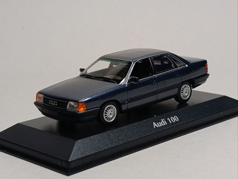 AUDI 100 (C3) 1990 BLUE 1:43 MAXICHAMPS