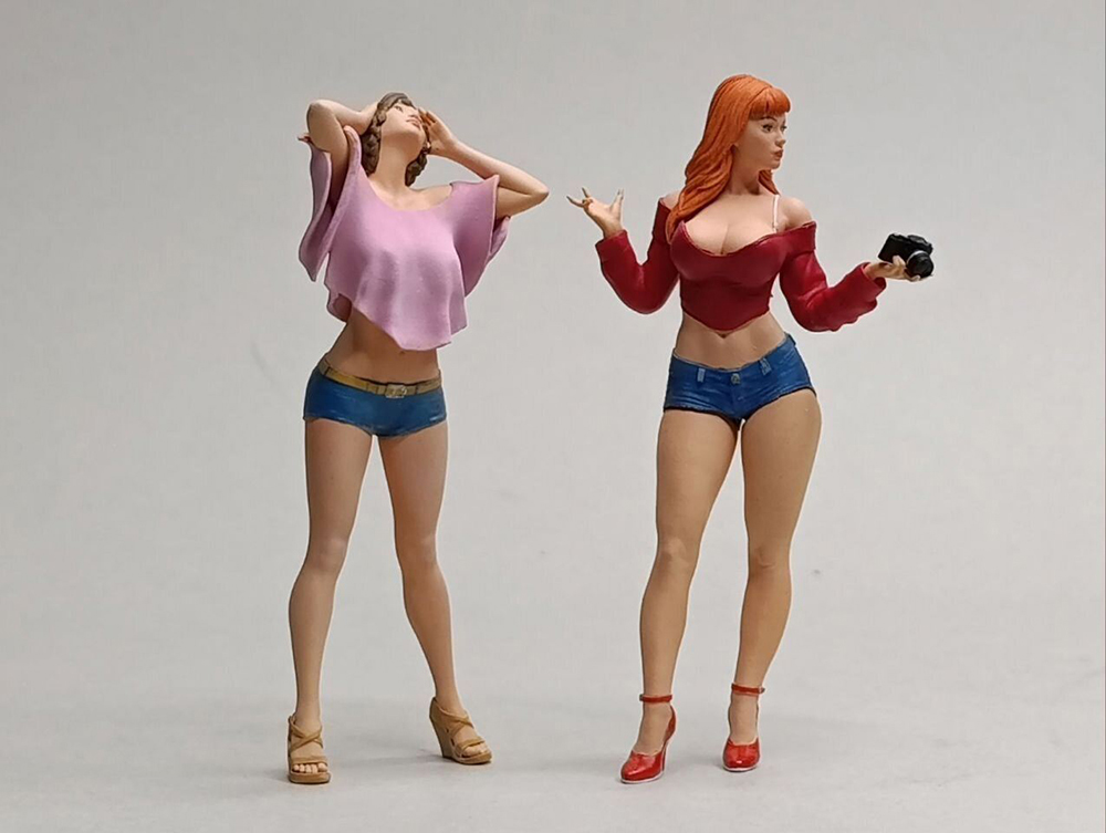ФИГУРКА "ДЕВУШКА" (2ШТ) ДЛЯ ДИОРАМЫ И ТД.1:18