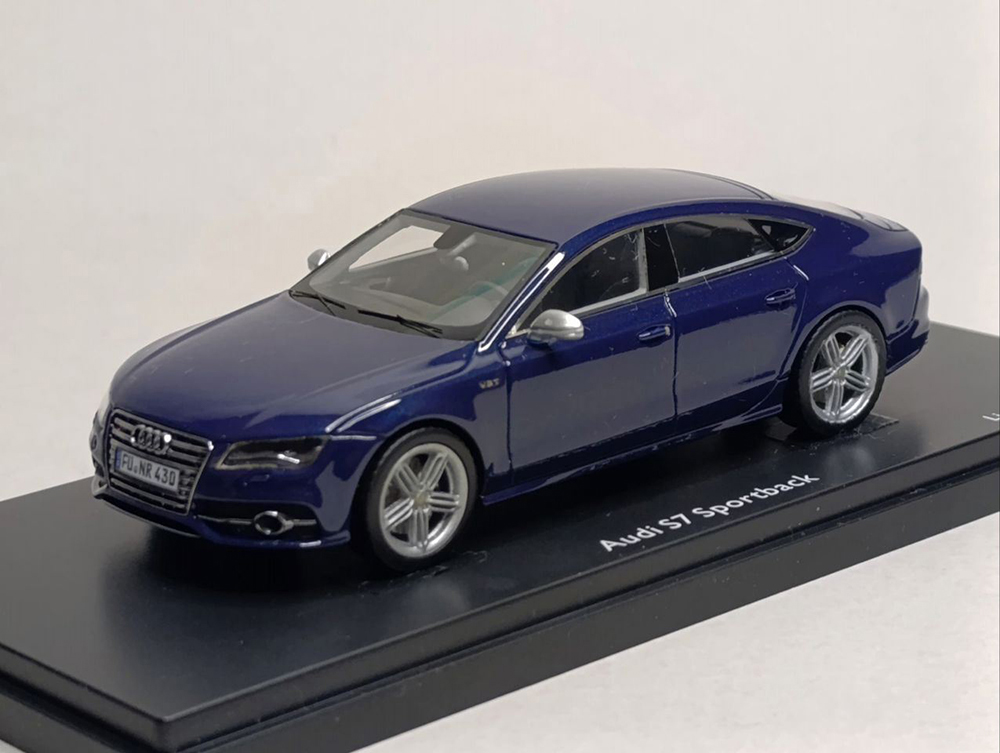 AUDI S7 SPORTBACK 1:43 SCHUCO LIMITED 500