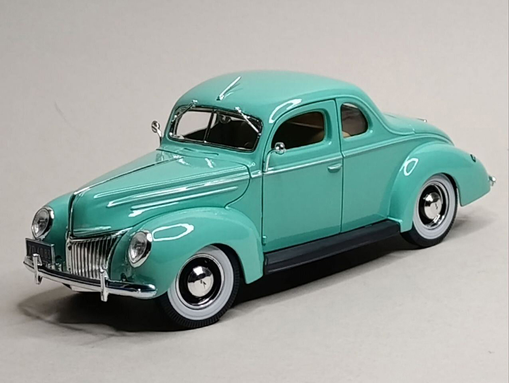 FORD DELUXE COUPE 1939 MAISTO 1:18